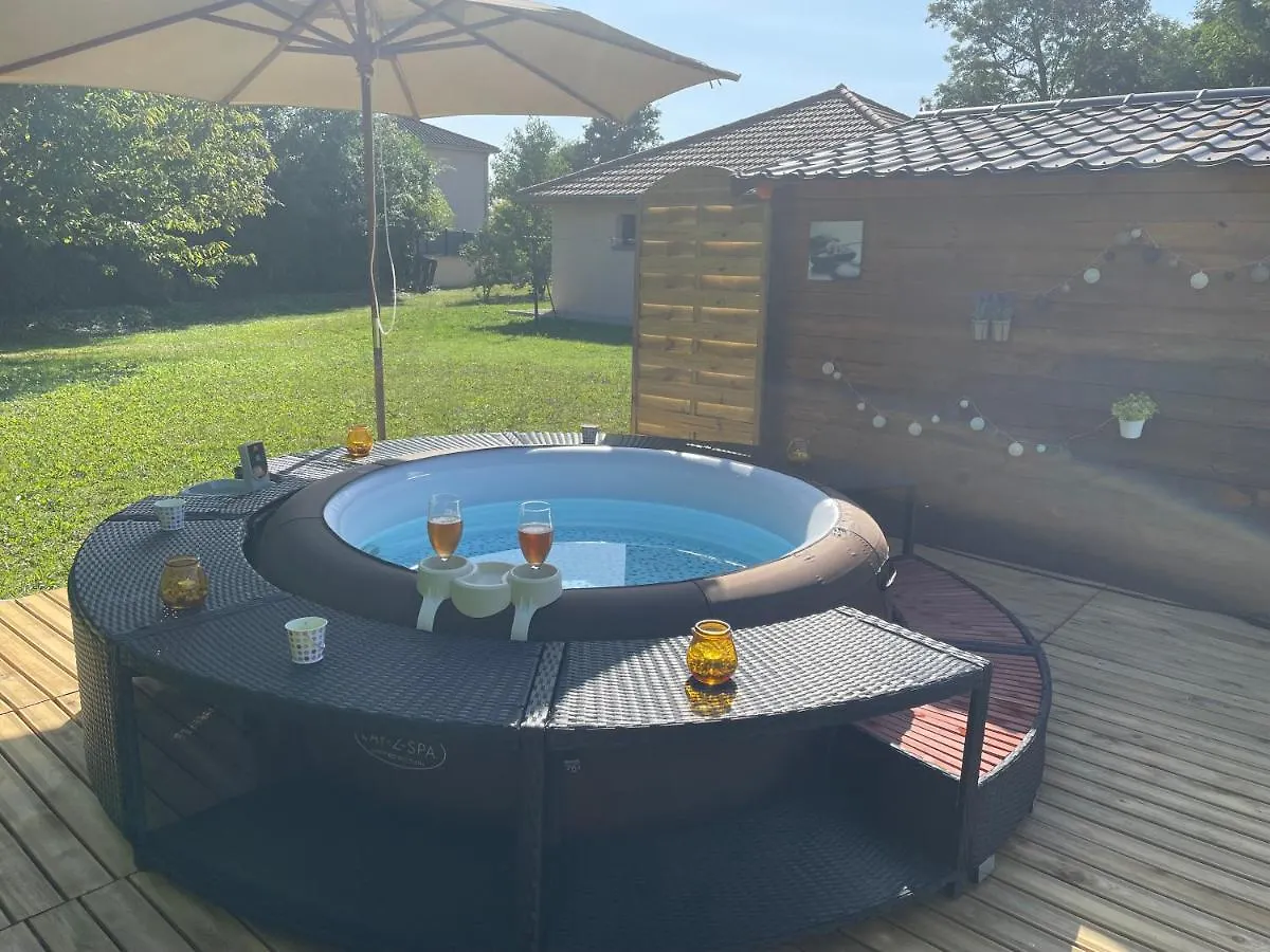 Bed & Breakfast Le Double C Bed and Breakfast Saint-Victor-de-Morestel