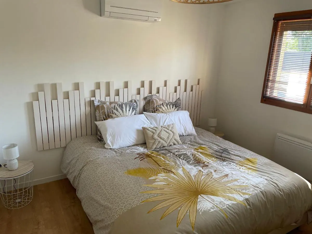 Le Double C Bed and Breakfast Saint-Victor-de-Morestel Bed & Breakfast