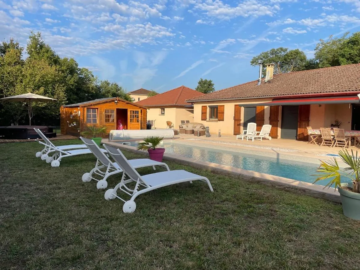 Bed & Breakfast Le Double C Bed and Breakfast Saint-Victor-de-Morestel Frankrijk